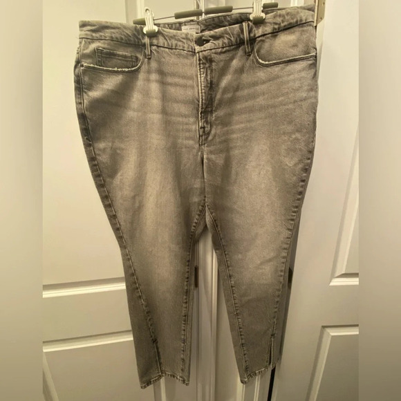 Good American Women’s High Waist Split Hem - Picture 2 of 6